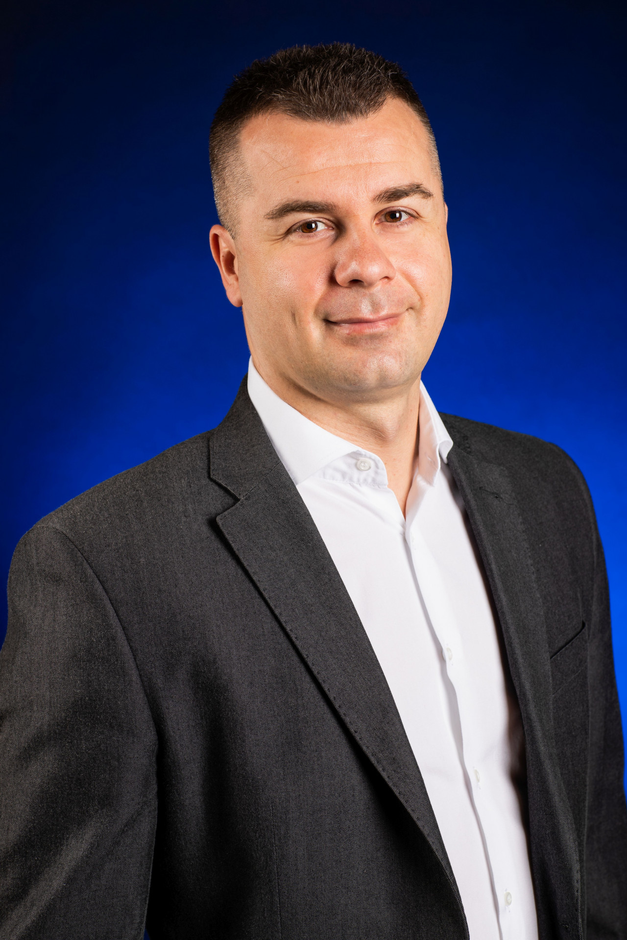 kirjak_robert_portre_3307_normal kirjak_robert_portre_3307_normal