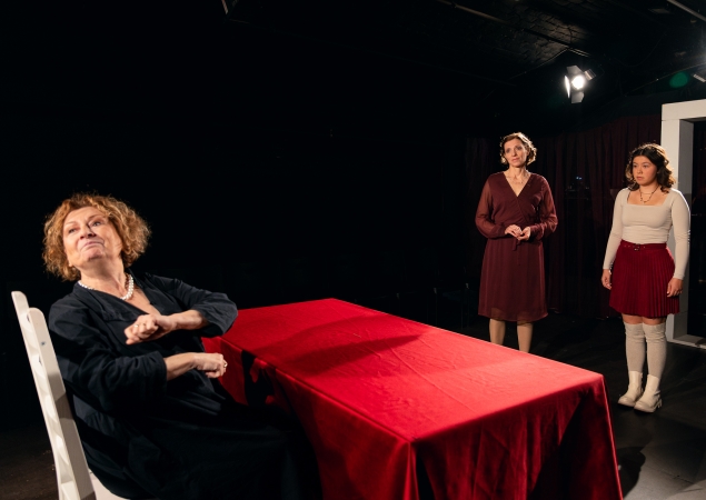Tartuffe – jelenet a Kolibri Pince előadásából